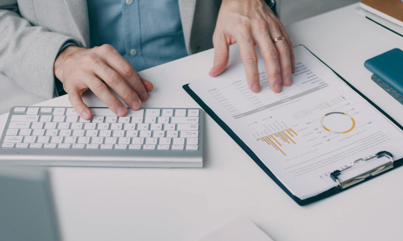 Network operations center with real-time monitoring systems